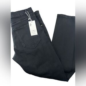 Black NWT Distressed‎ Dant Blunt Jeans fits like a 25